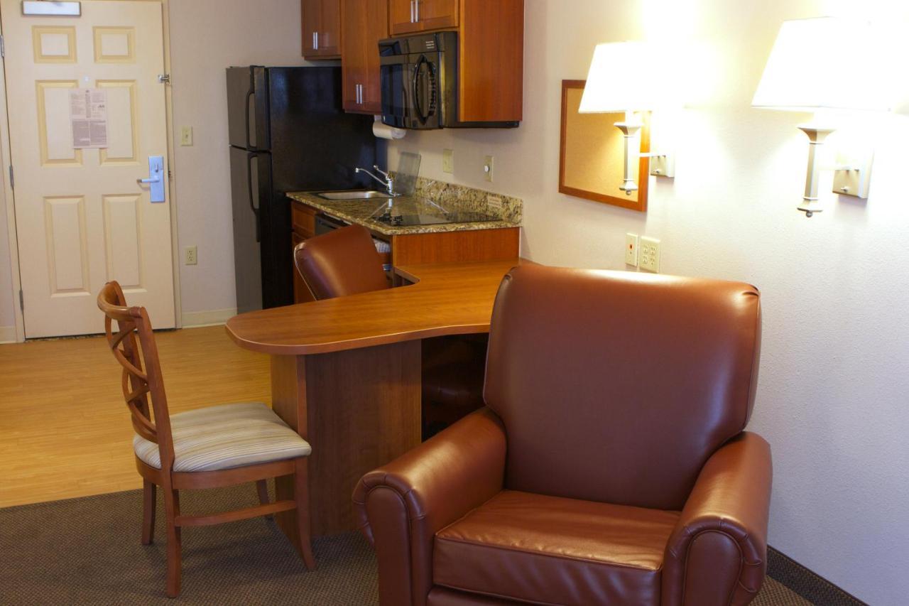 Candlewood Suites Champaign-Urbana University Area By Ihg Dış mekan fotoğraf
