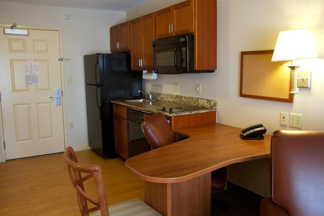 Candlewood Suites Champaign-Urbana University Area By Ihg Dış mekan fotoğraf