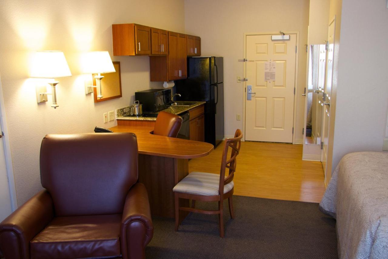 Candlewood Suites Champaign-Urbana University Area By Ihg Dış mekan fotoğraf
