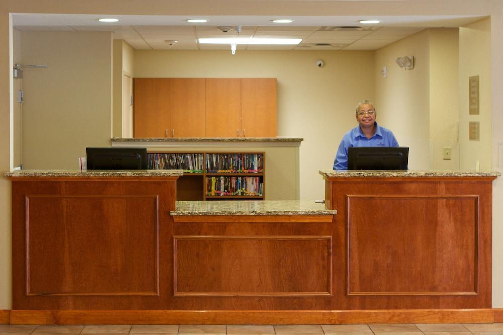 Candlewood Suites Champaign-Urbana University Area By Ihg Dış mekan fotoğraf