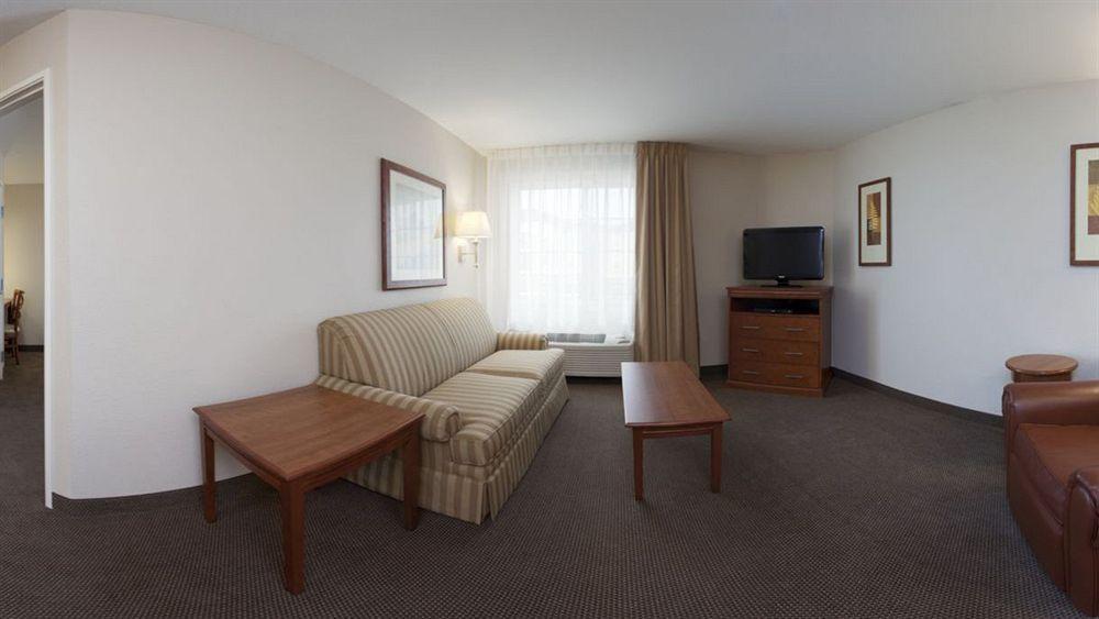 Candlewood Suites Champaign-Urbana University Area By Ihg Dış mekan fotoğraf