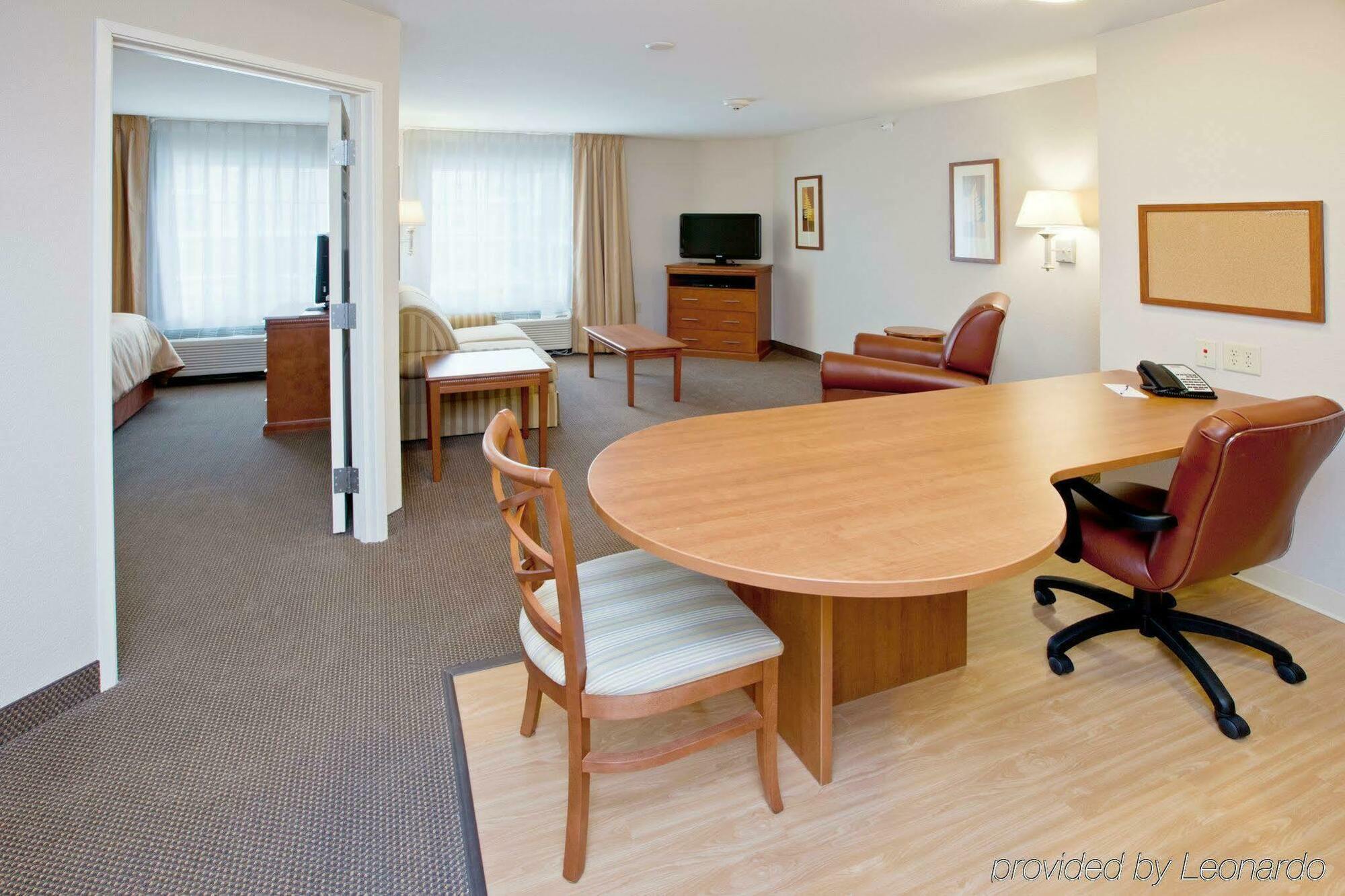 Candlewood Suites Champaign-Urbana University Area By Ihg Dış mekan fotoğraf